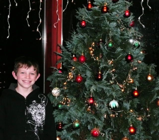 http://i388.photobucket.com/albums/oo324/IzzieLzzie/SBOY.jpg