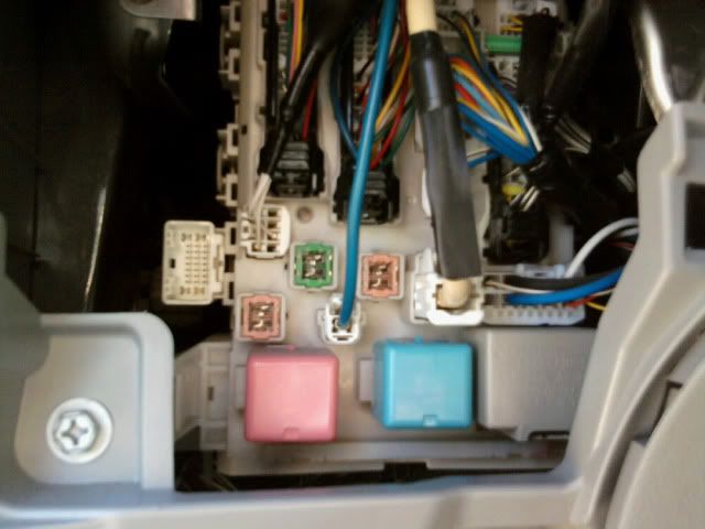 2006 Toyota Matrix Under The Dash Fuse Box Diagram